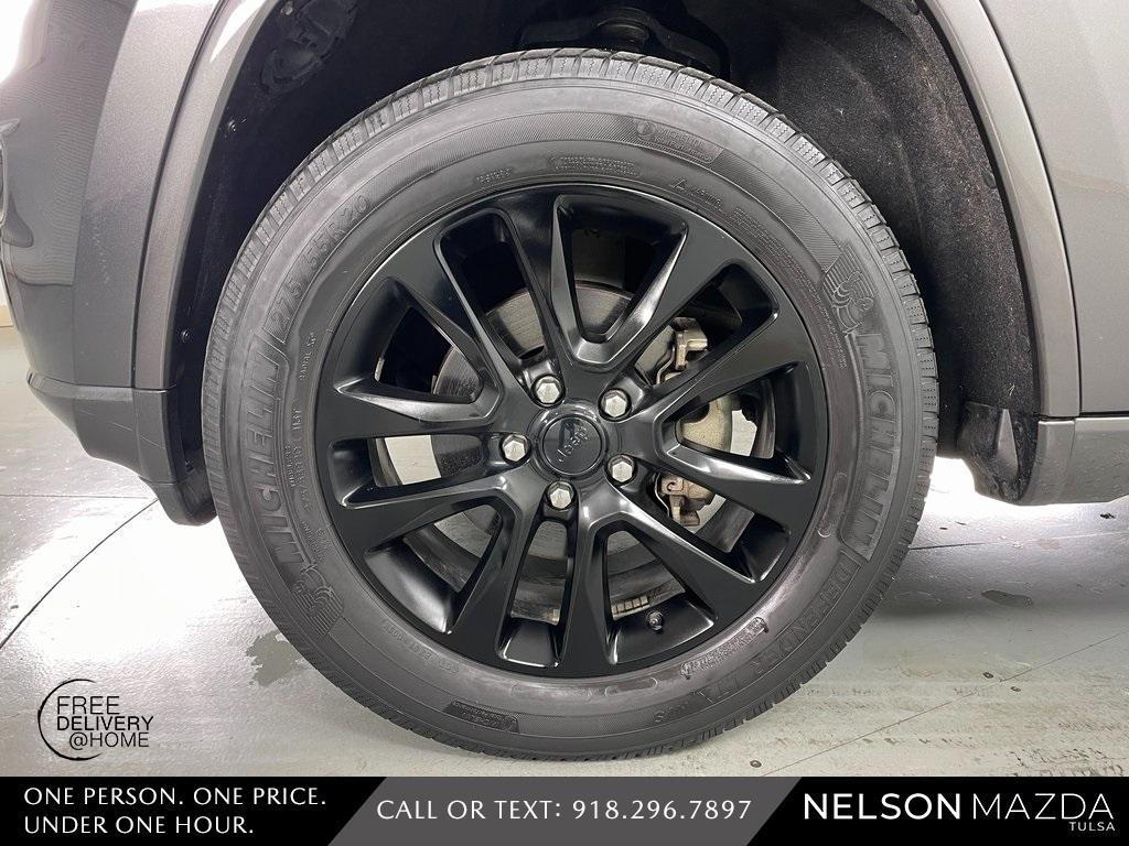 used 2017 Jeep Grand Cherokee car, priced at $15,994