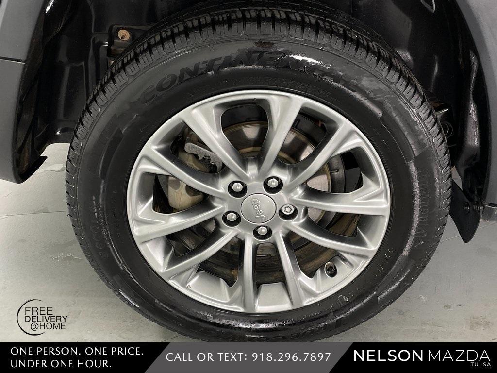 used 2021 Jeep Cherokee car, priced at $15,209