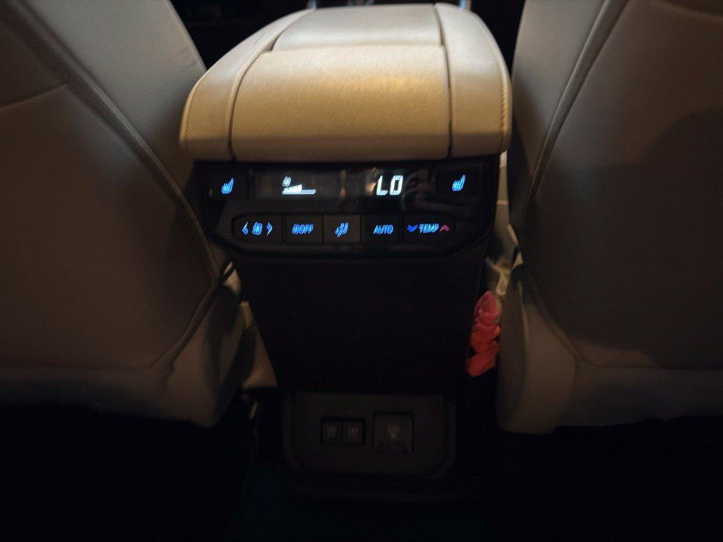 used 2021 Toyota Highlander car, priced at $34,693