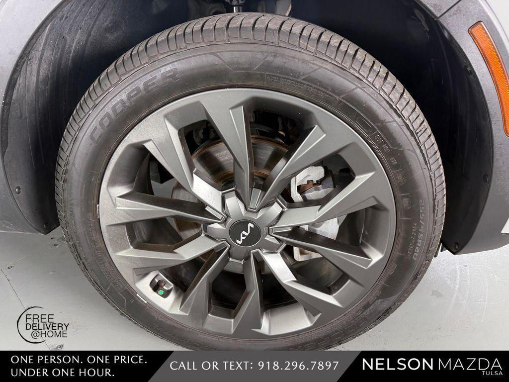 used 2022 Kia Sorento car, priced at $27,331