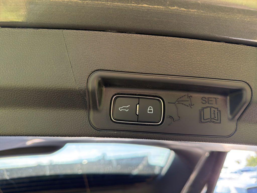 used 2025 Ford Explorer car, priced at $37,521
