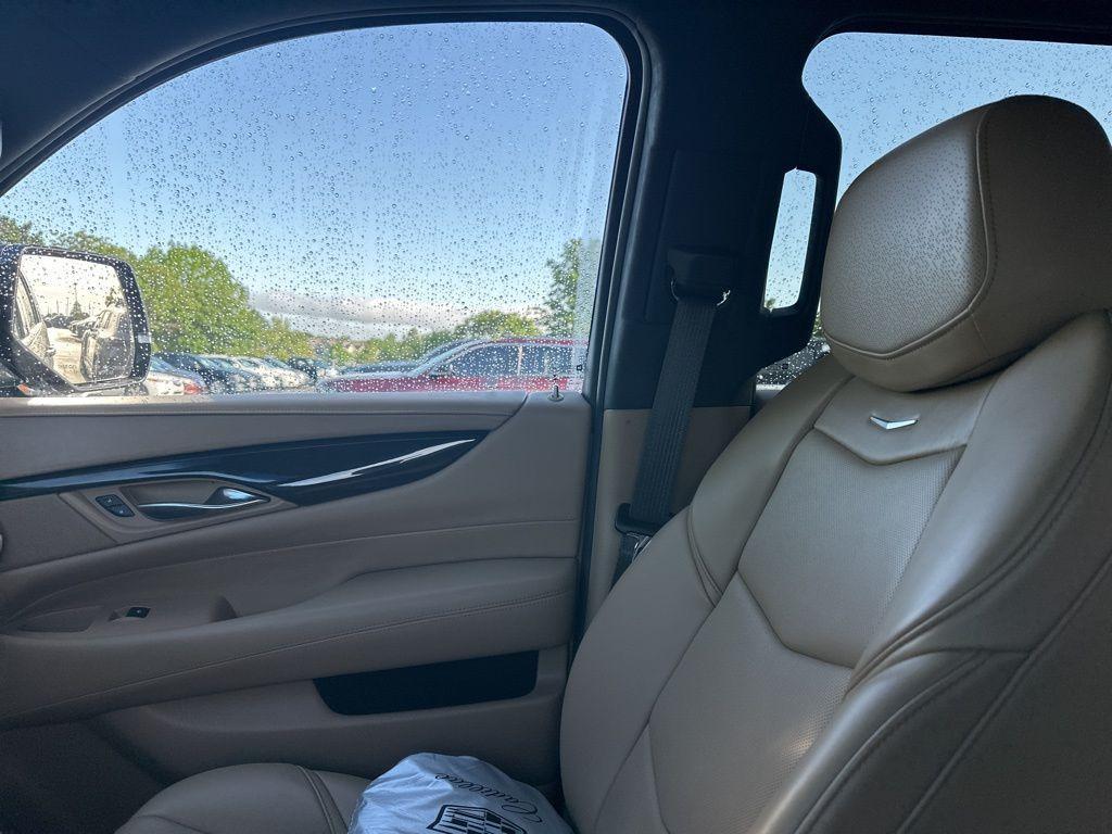 used 2020 Cadillac Escalade car, priced at $54,994