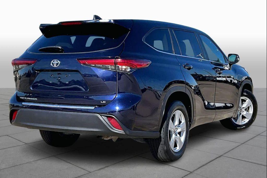 used 2023 Toyota Highlander car, priced at $26,999
