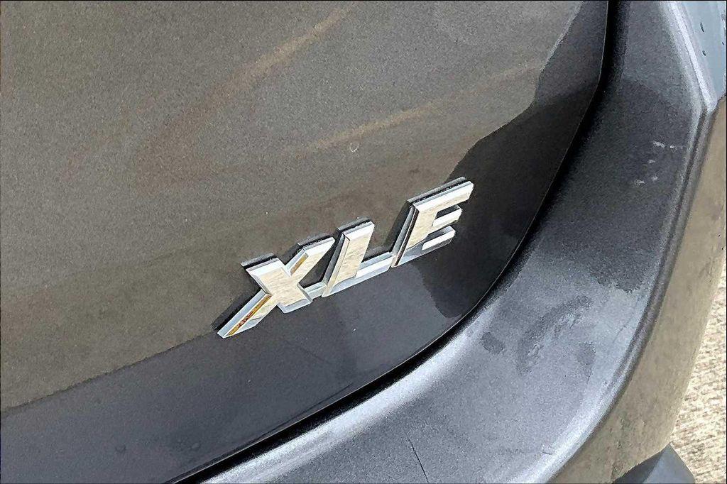 used 2018 Toyota Highlander car, priced at $18,500