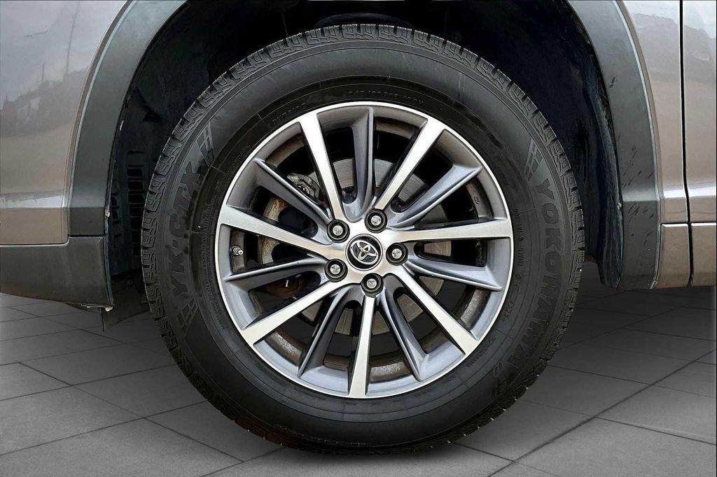 used 2018 Toyota Highlander car, priced at $18,500