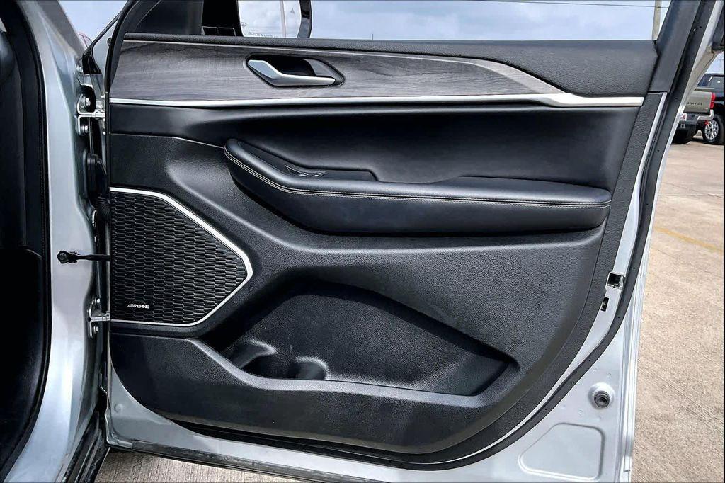 used 2021 Jeep Grand Cherokee L car, priced at $18,999