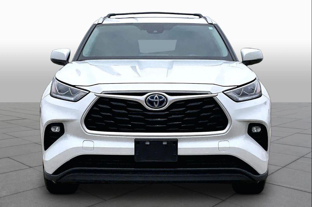 used 2022 Toyota Highlander Hybrid car, priced at $35,900