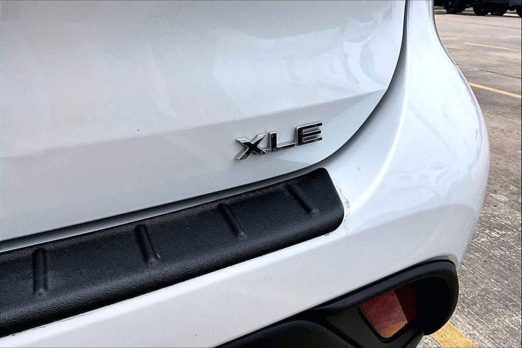 used 2022 Toyota Highlander Hybrid car, priced at $35,900