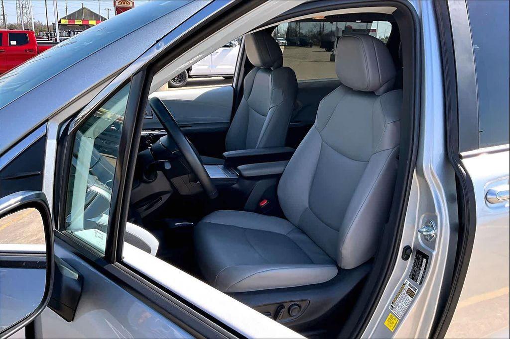 used 2025 Toyota Sienna car, priced at $41,900