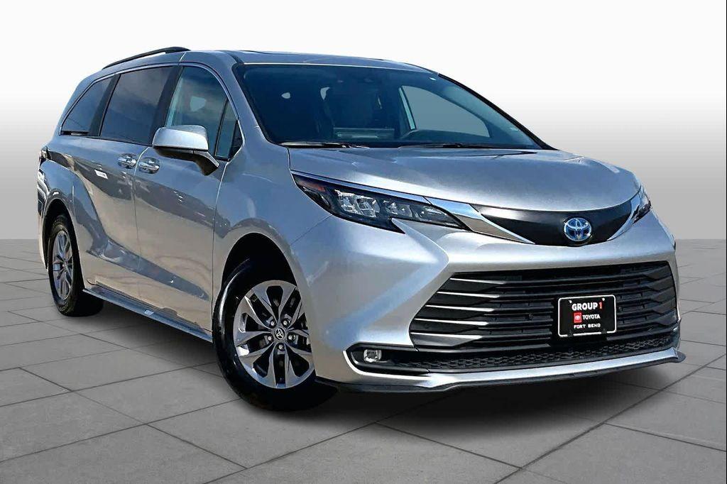 used 2025 Toyota Sienna car, priced at $41,900