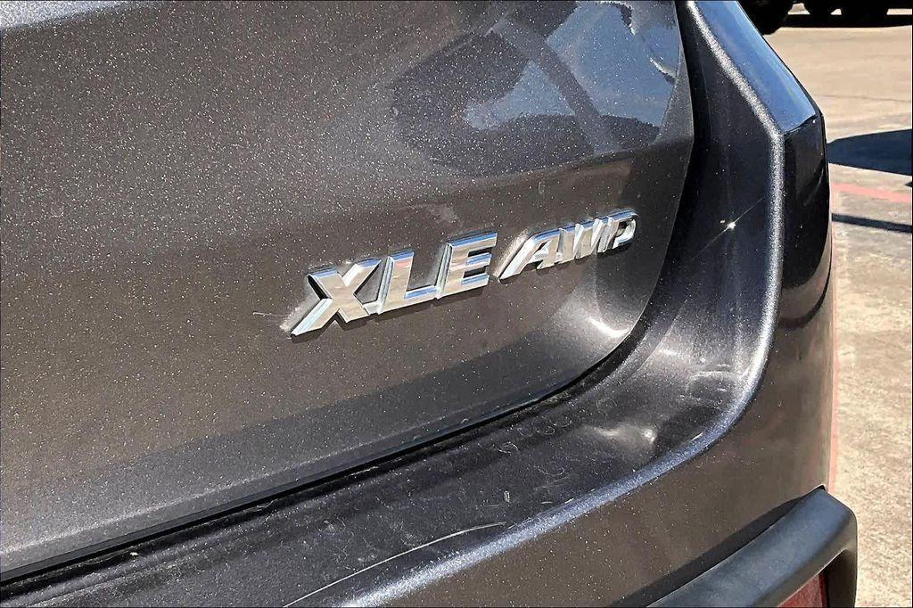 used 2018 Toyota Highlander car, priced at $15,550