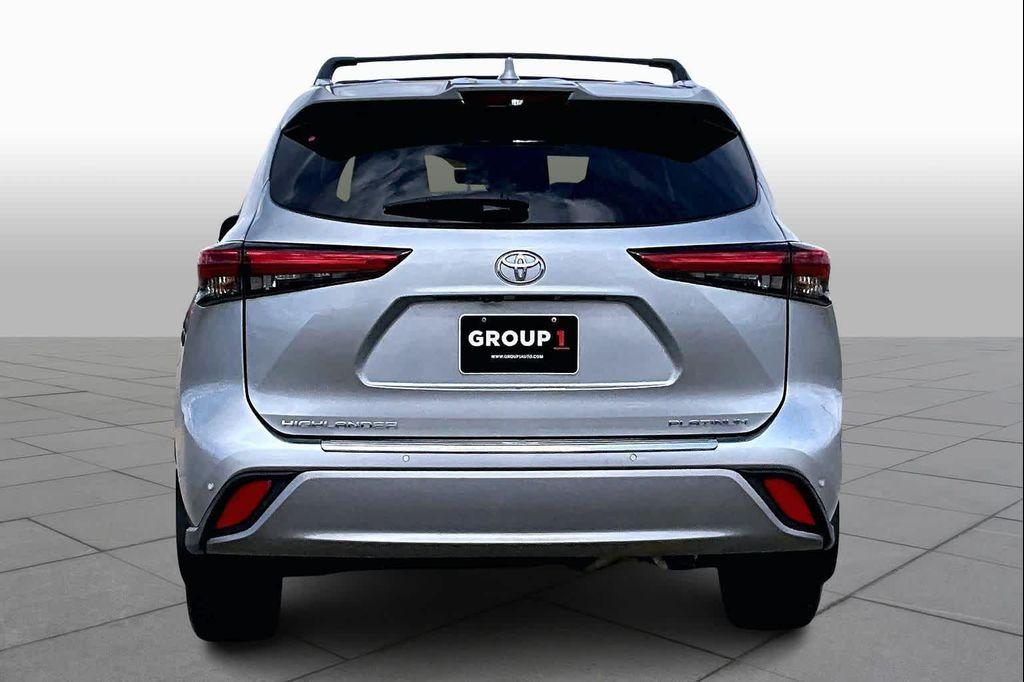 used 2023 Toyota Highlander car, priced at $40,500