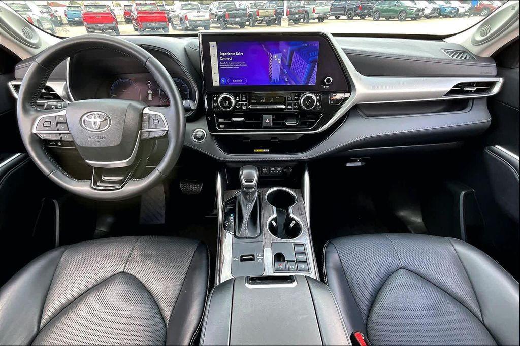 used 2023 Toyota Highlander car, priced at $40,500