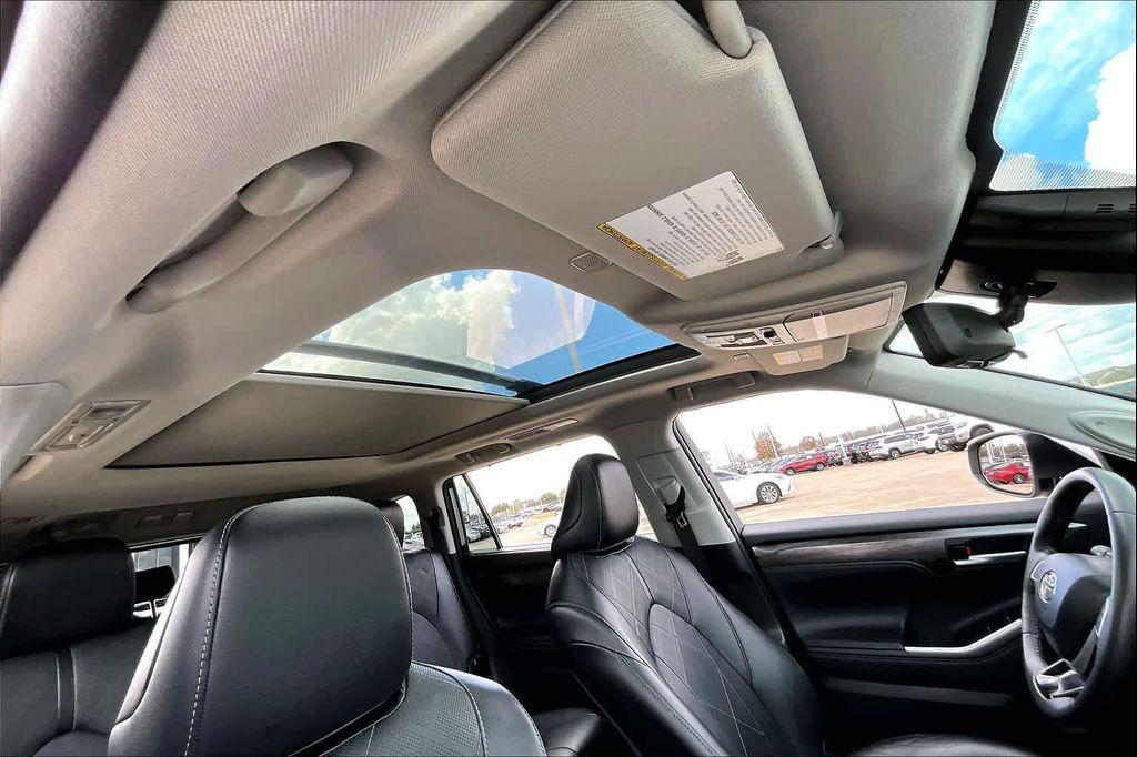 used 2023 Toyota Highlander car, priced at $40,500