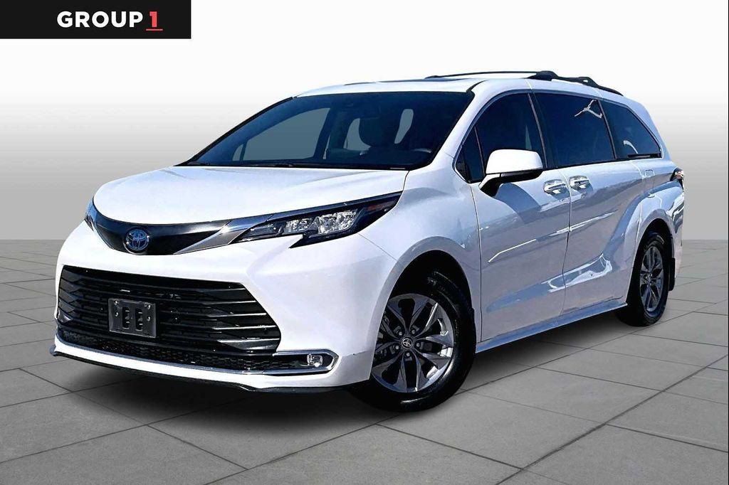 used 2022 Toyota Sienna car, priced at $35,891