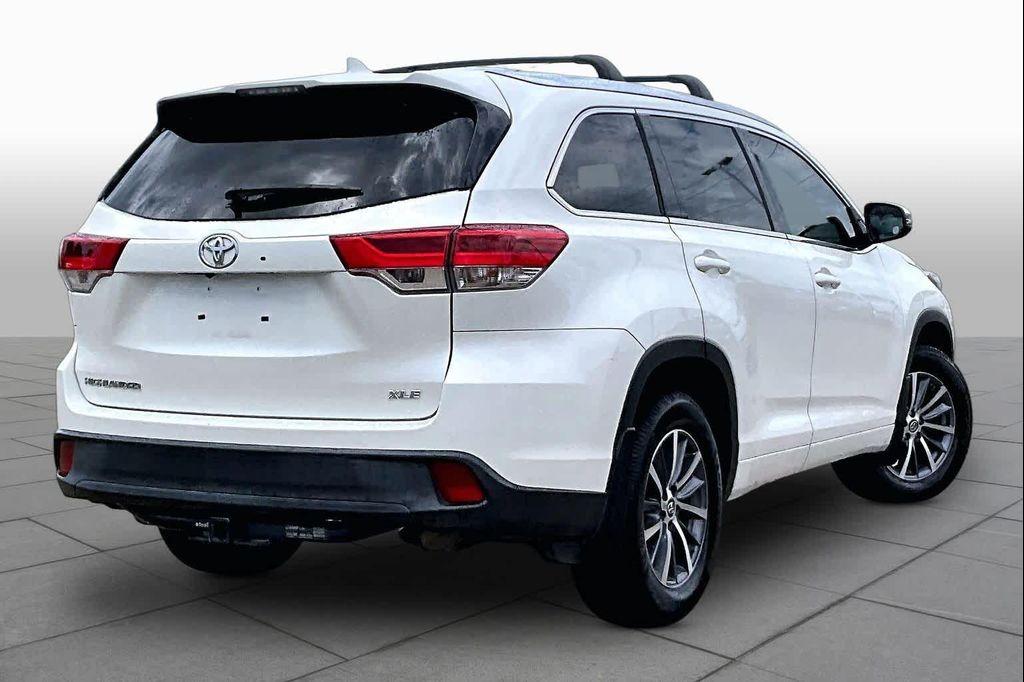 used 2018 Toyota Highlander car, priced at $21,450