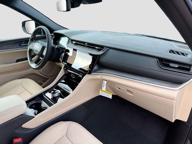 new 2026 Jeep Grand Cherokee car, priced at $47,230