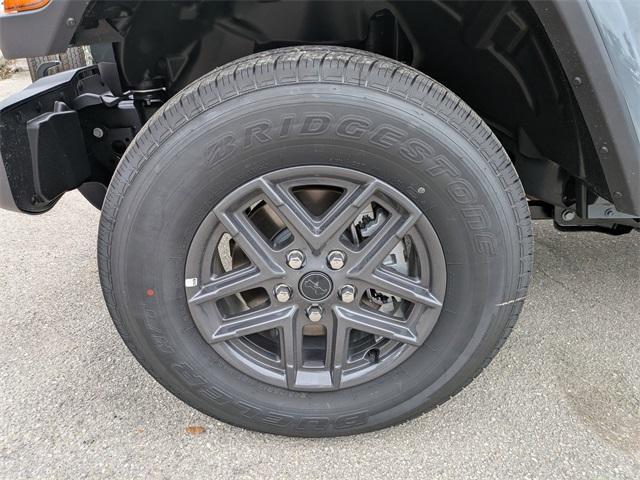 new 2025 Jeep Gladiator car, priced at $42,435