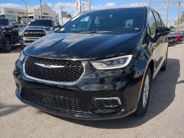 used 2025 Chrysler Pacifica car, priced at $30,794