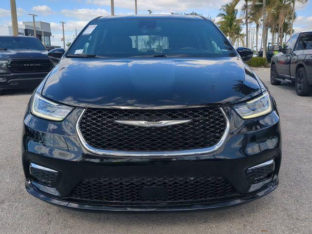 used 2025 Chrysler Pacifica car, priced at $30,794