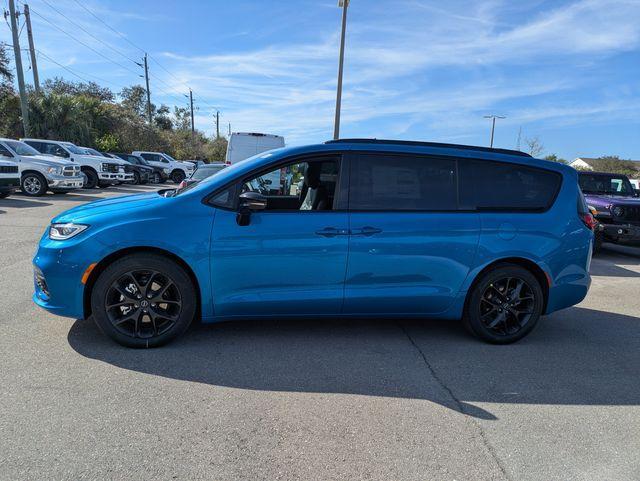 new 2026 Chrysler Pacifica car, priced at $45,671