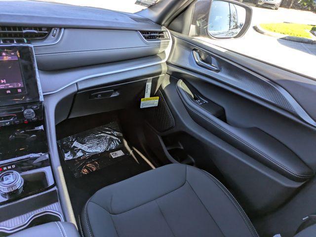 new 2025 Jeep Grand Cherokee car, priced at $33,540