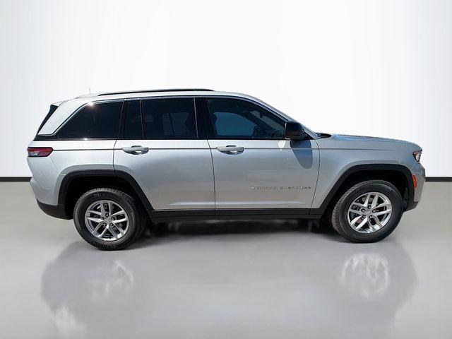 new 2026 Jeep Grand Cherokee car, priced at $42,003