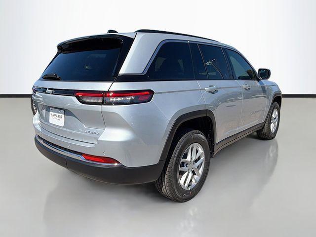 new 2026 Jeep Grand Cherokee car, priced at $42,003