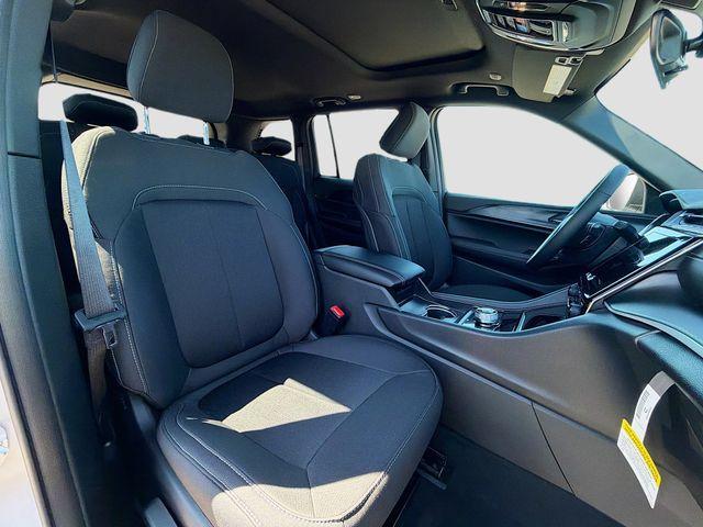 new 2026 Jeep Grand Cherokee car, priced at $42,003