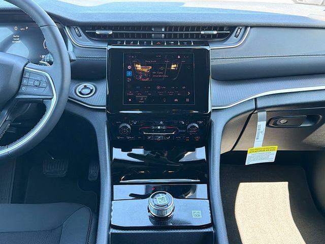 new 2026 Jeep Grand Cherokee car, priced at $42,003