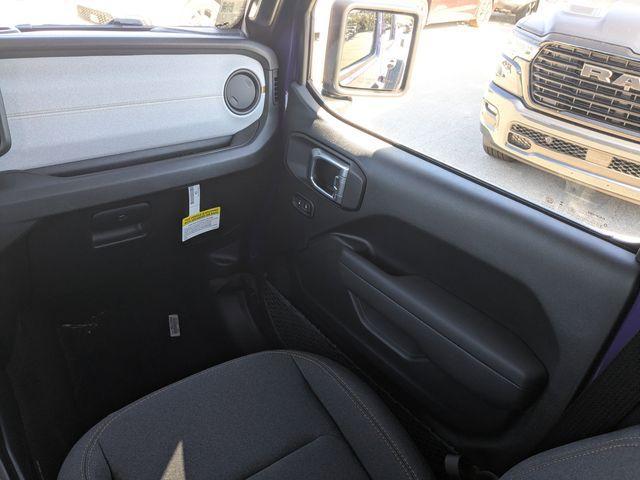 new 2026 Jeep Gladiator car, priced at $41,577