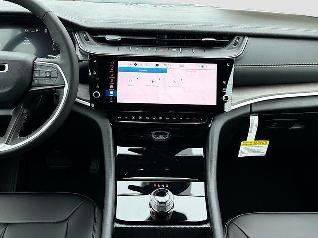 new 2026 Jeep Grand Cherokee car, priced at $48,805