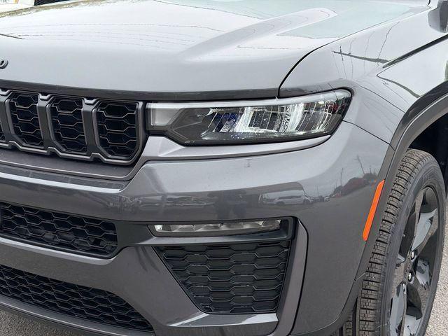 new 2026 Jeep Grand Cherokee car, priced at $48,805