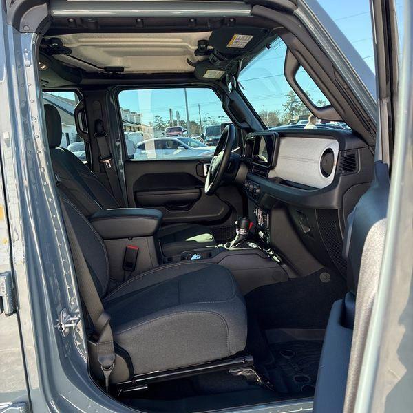 used 2025 Jeep Gladiator car, priced at $42,781