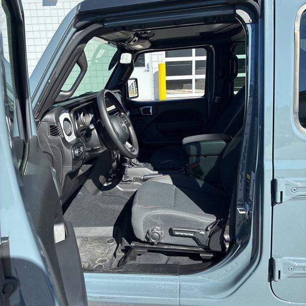 used 2025 Jeep Gladiator car, priced at $42,781