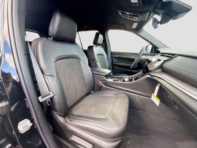 new 2026 Jeep Grand Cherokee car, priced at $44,750