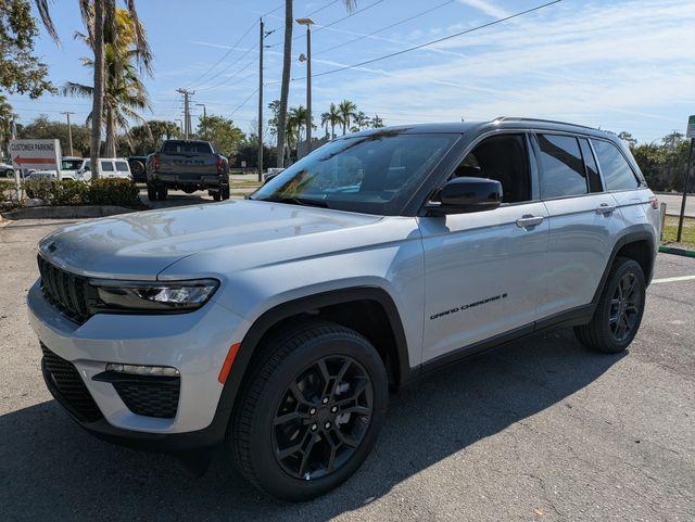 new 2025 Jeep Grand Cherokee car, priced at $44,722