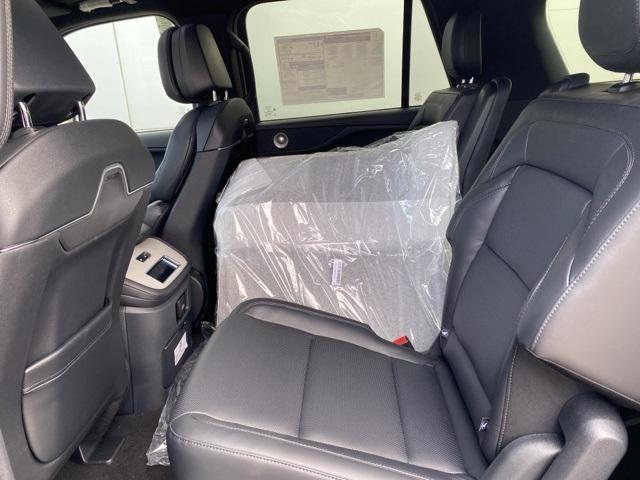 new 2025 Lincoln Navigator car, priced at $106,085