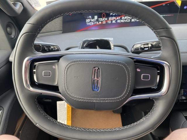 new 2025 Lincoln Navigator car, priced at $106,085