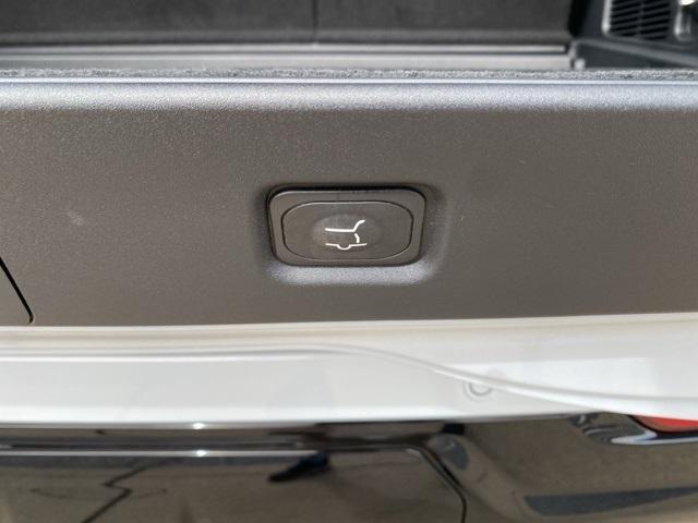 new 2025 Lincoln Navigator car, priced at $106,085