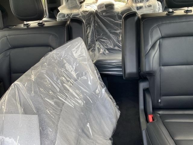 new 2025 Lincoln Navigator car, priced at $106,085