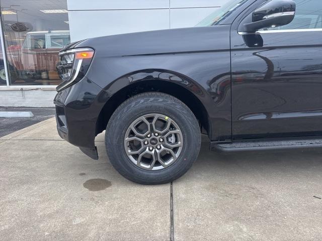 new 2025 Ford Expedition car, priced at $63,325