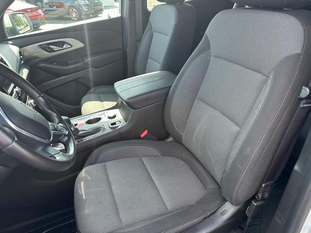 used 2022 Chevrolet Traverse car, priced at $17,450