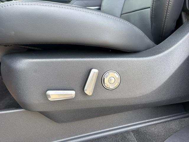 new 2025 Lincoln Navigator car, priced at $106,085