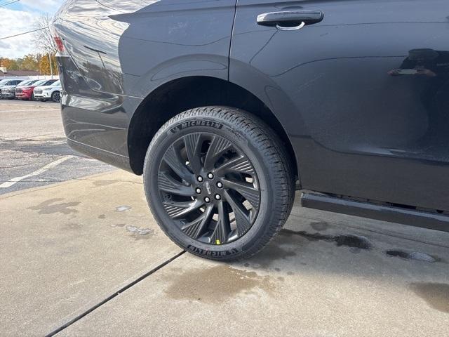 new 2025 Lincoln Navigator car, priced at $106,085