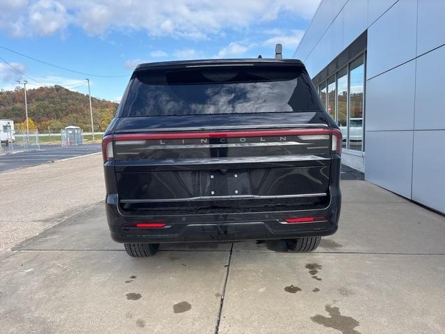 new 2025 Lincoln Navigator car, priced at $106,085
