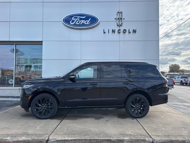 new 2025 Lincoln Navigator car, priced at $106,085
