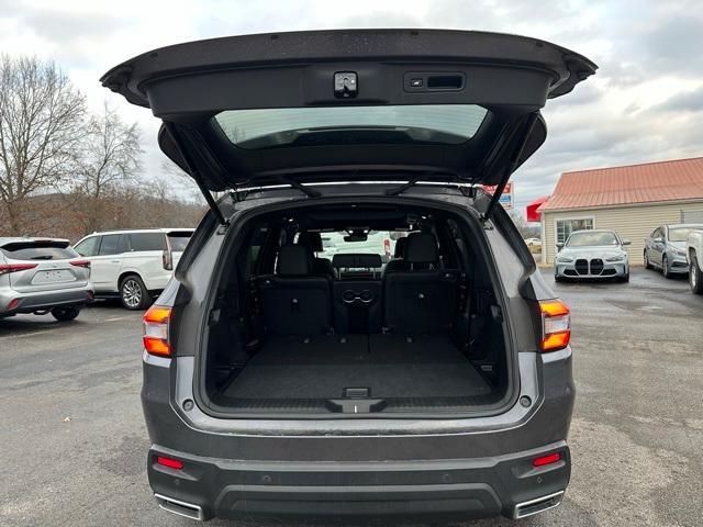 used 2025 Honda Pilot car, priced at $47,257