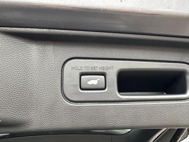 used 2025 Honda Pilot car, priced at $47,257