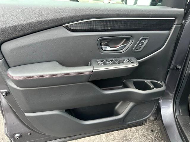 used 2025 Honda Pilot car, priced at $47,257